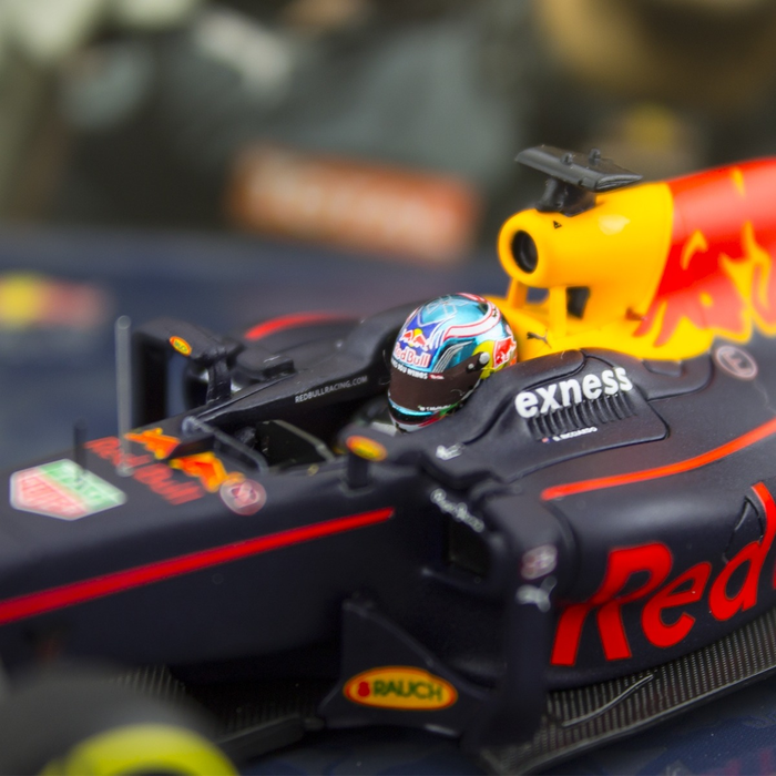 1:43 Ricciardo Verstappen 1st and 2nd place - Malaysian GP 2016 image